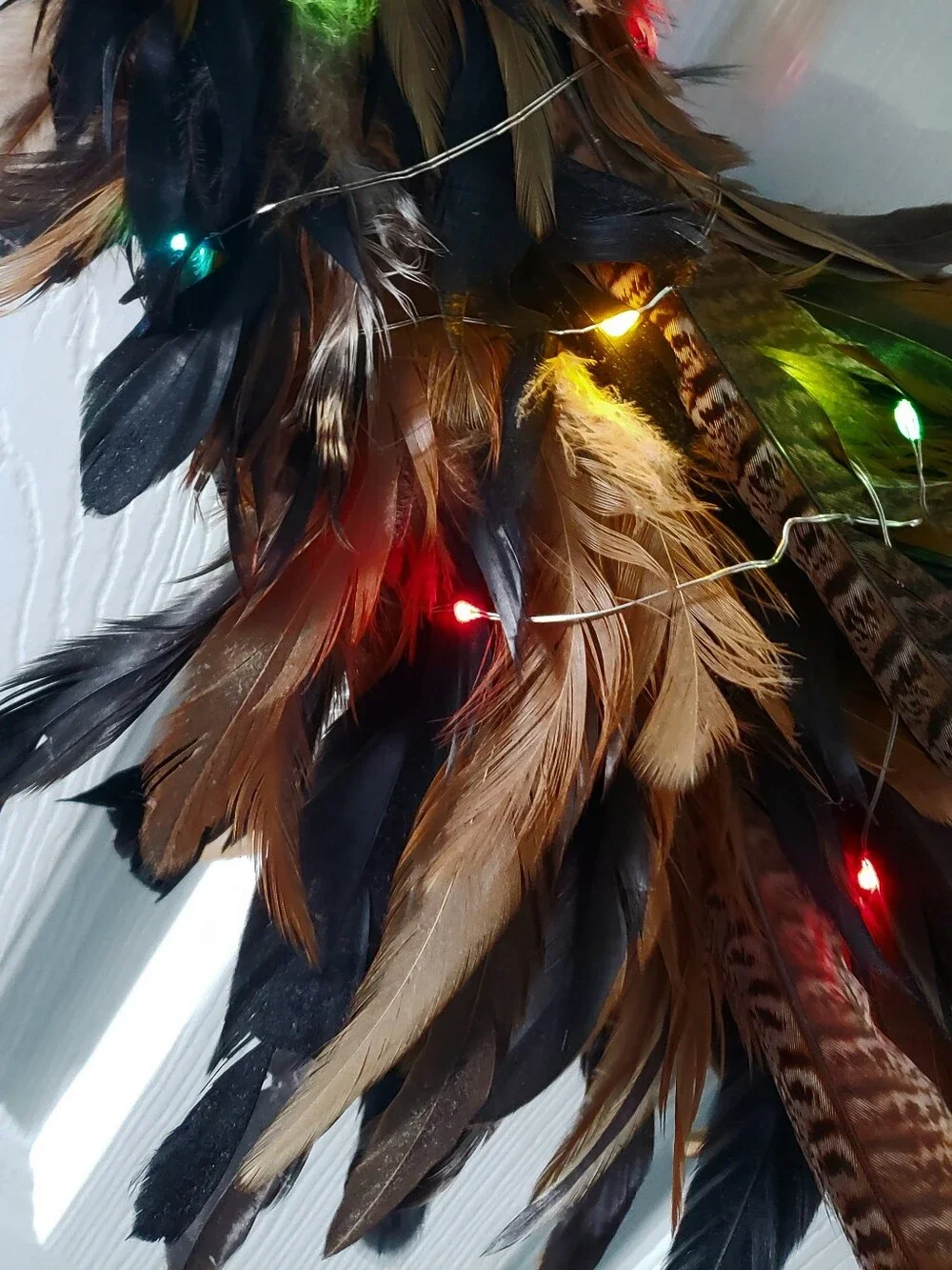 BROWN FEATHER MULTI COLOR LIGHT WREATH 17